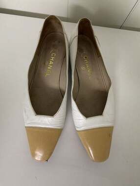 Chanel Vintage Two-Tone Leather Cap Toe Flats